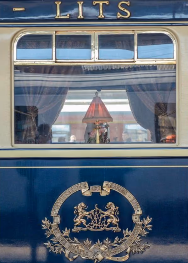 The Compagnie Internationale des Wagons-Lits crest on a blue sleeping car